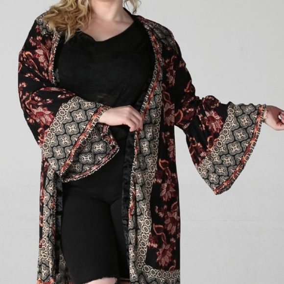 Angie Kimono - Picture 4 of 4